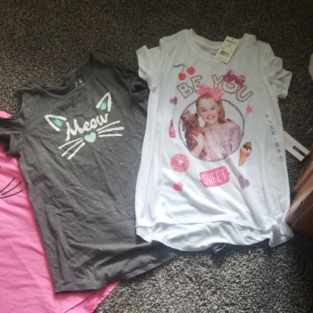 Tops - Picture 2 of 3
